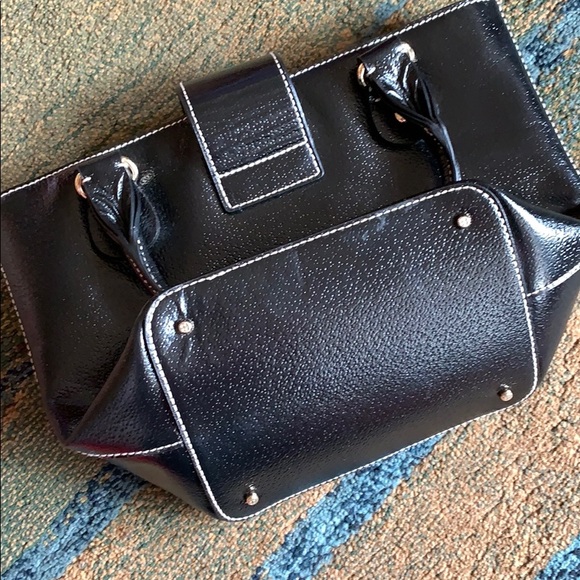 A darling, petite black handbag by Kate Spade - Picture 3 of 7